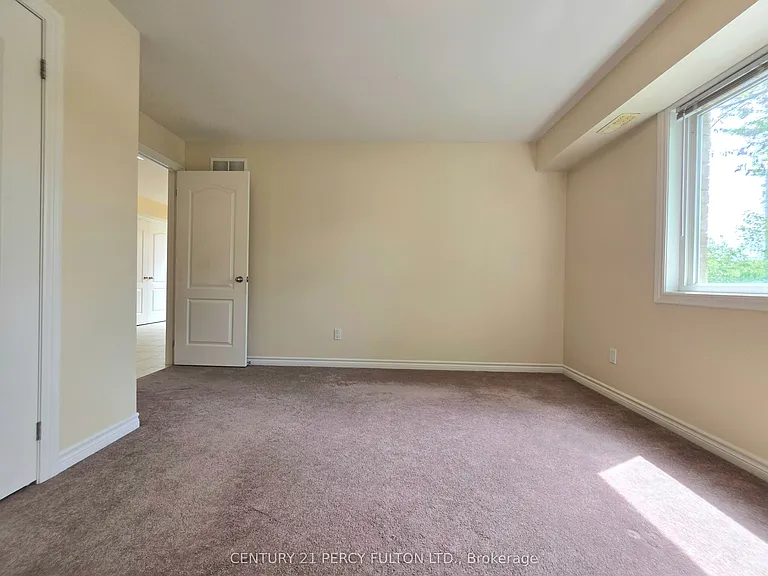 144 Mary St N #2 — Photo 23
