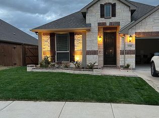 530 Tradewind Dr, Fort Worth, TX 76131