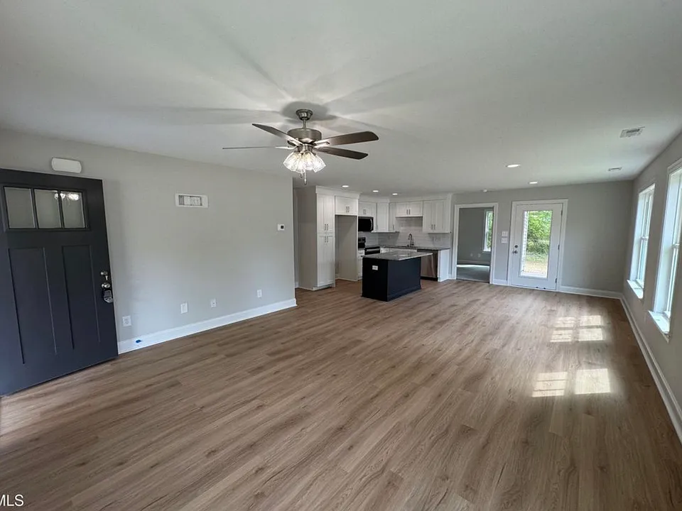 321 W Main St