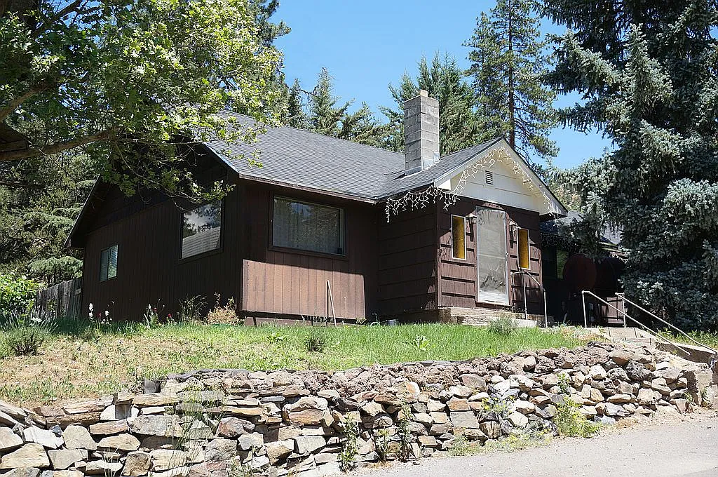 131 Don St photo 1
