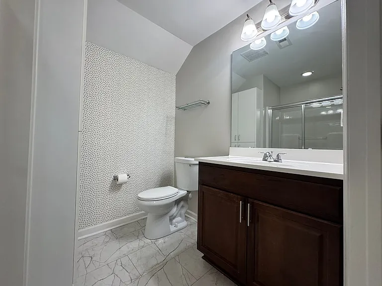 4704 Pennoak Ln #C — Photo 10