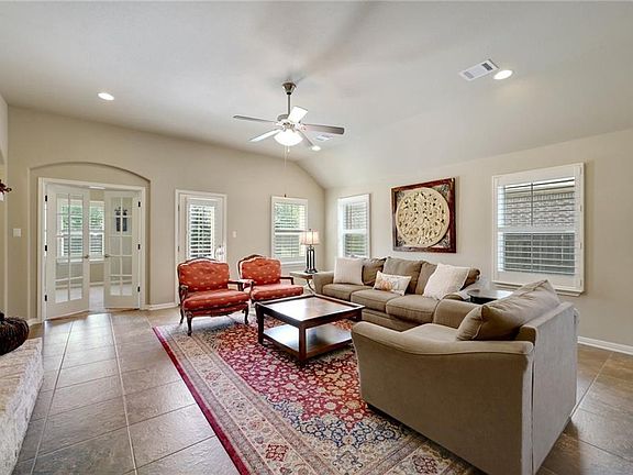 5th image of 2308 Mansfield Ln