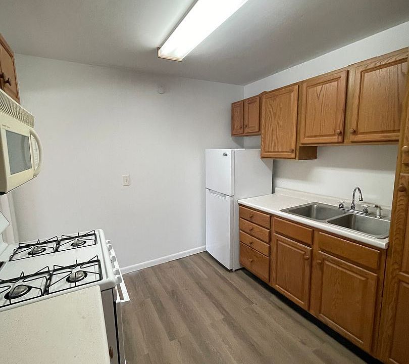 1st image of 965 Grove St #10979896