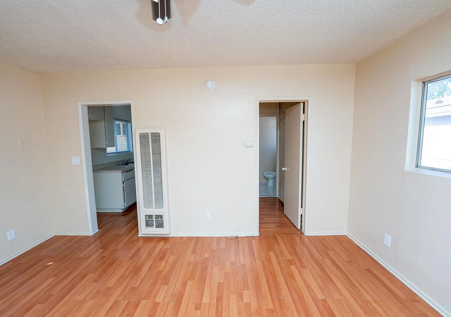 7425Vine — Photo 3