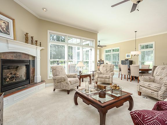 5th image of 2078 Autumn Crest Ln
