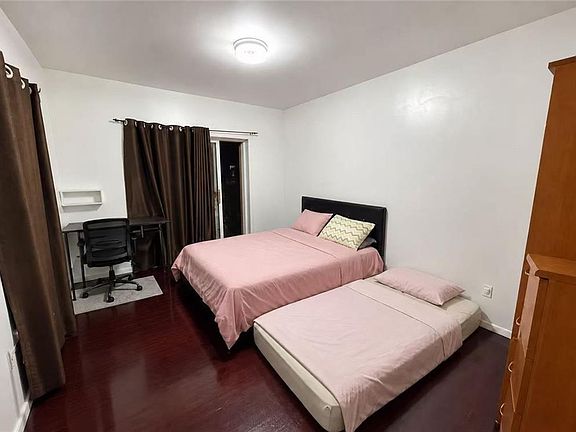 4th image of 1852 70th St