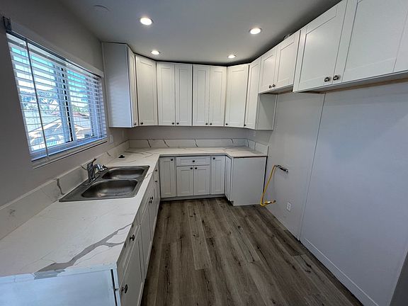 3rd image of 4770 32nd St APT 7