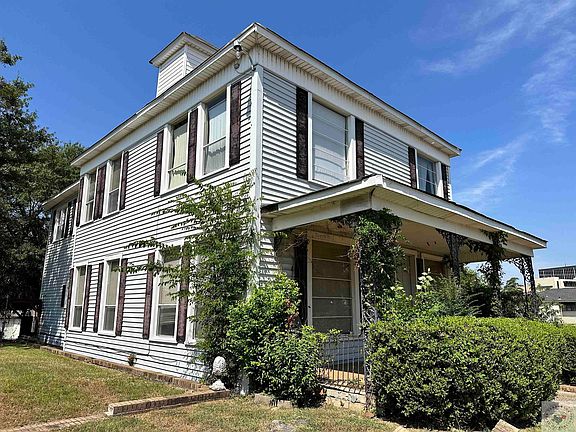 2nd image of 711 Olive St