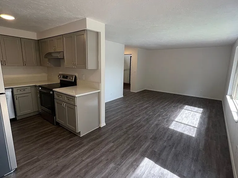 850 W 12th Ave — Photo 3