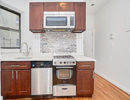 2nd image of 66 W 109th St APT 21