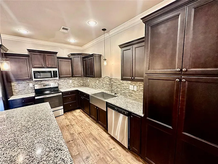 186 Old Farmington Rd — Photo 24