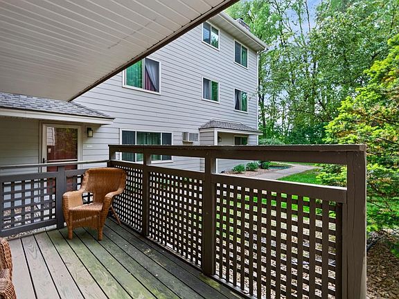 3rd image of 2110 Ridge Dr APT 13