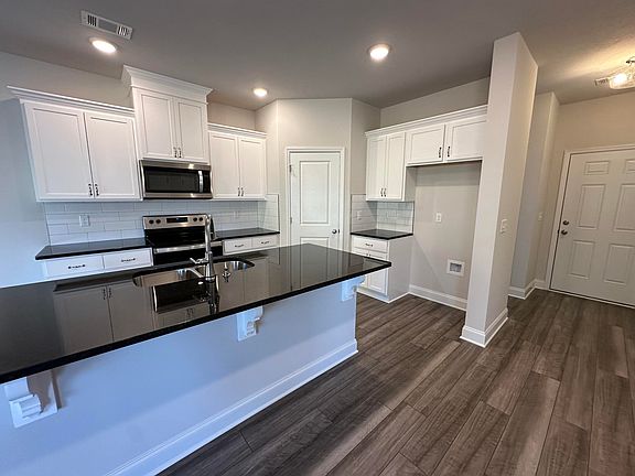 3rd image of 611 Caroline Court #8a