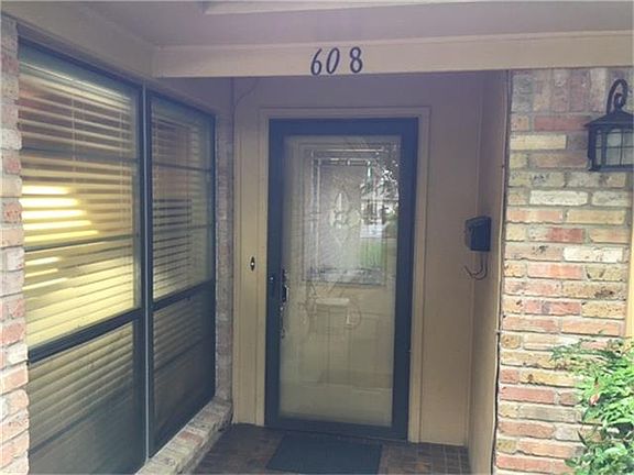 5th image of 608 Briarwilde Ct