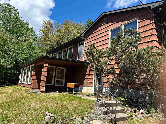 2nd image of 179 Camelot Dr