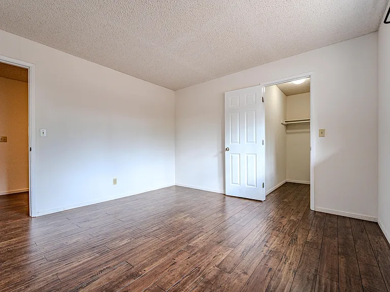 327 Clarkin Ct — Photo 26