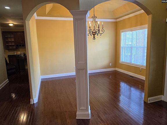 3rd image of 329 Garvey Cir