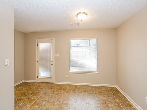 3rd image of 10222 Evening Hill Dr