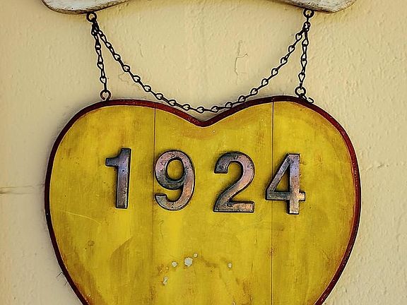 2nd image of 1924 Trimble Rd