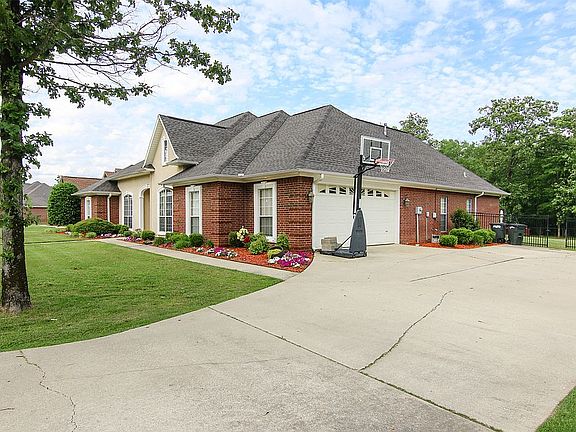2nd image of 6902 Sugar Crest Dr