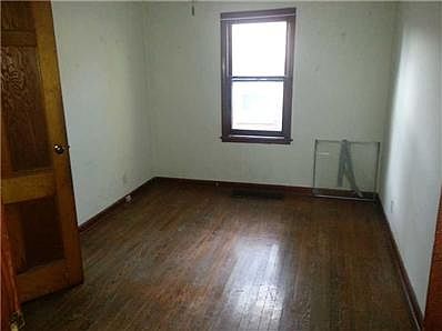 5th image of 2520 Mars Hill St