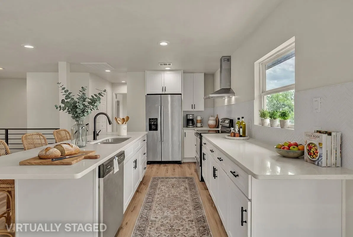 4 bed, 3.0 bath, 1920 sqft, $2,350 — Photo 3