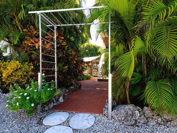 411-415 1st St, Key West, FL 33040
