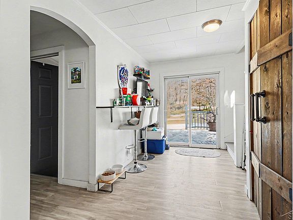 3rd image of 6812 W Decker Rd