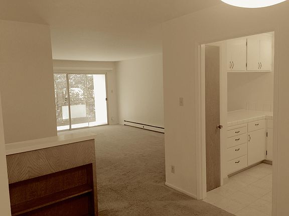 2nd image of 225 Catalpa St #203