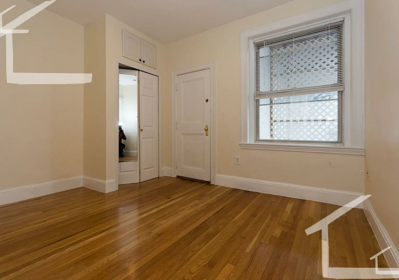 9/1 No Fee! Renovated 4BR/2BA in Brookline/BU West area — Photo 4