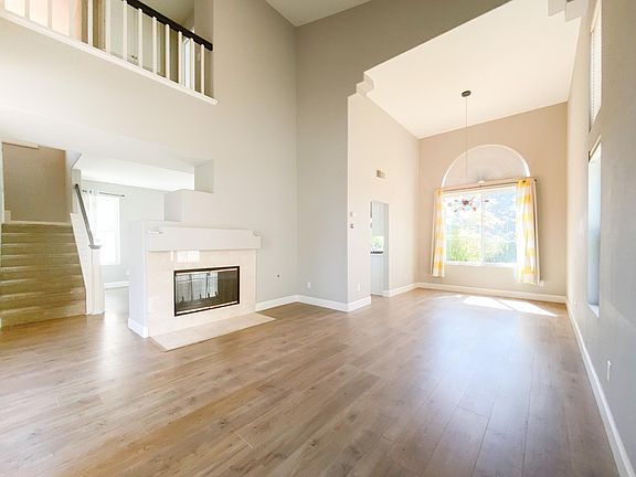 3rd image of 867 S Lee Marie Cir