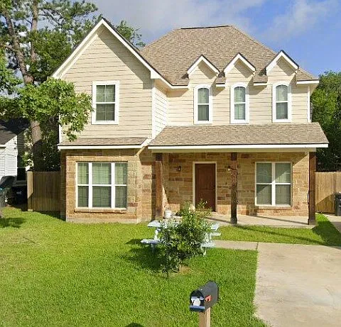 505 Angus Ave