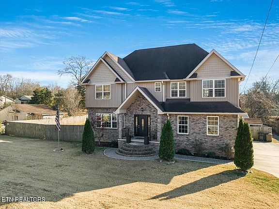 2nd image of 4706 Moss Dr