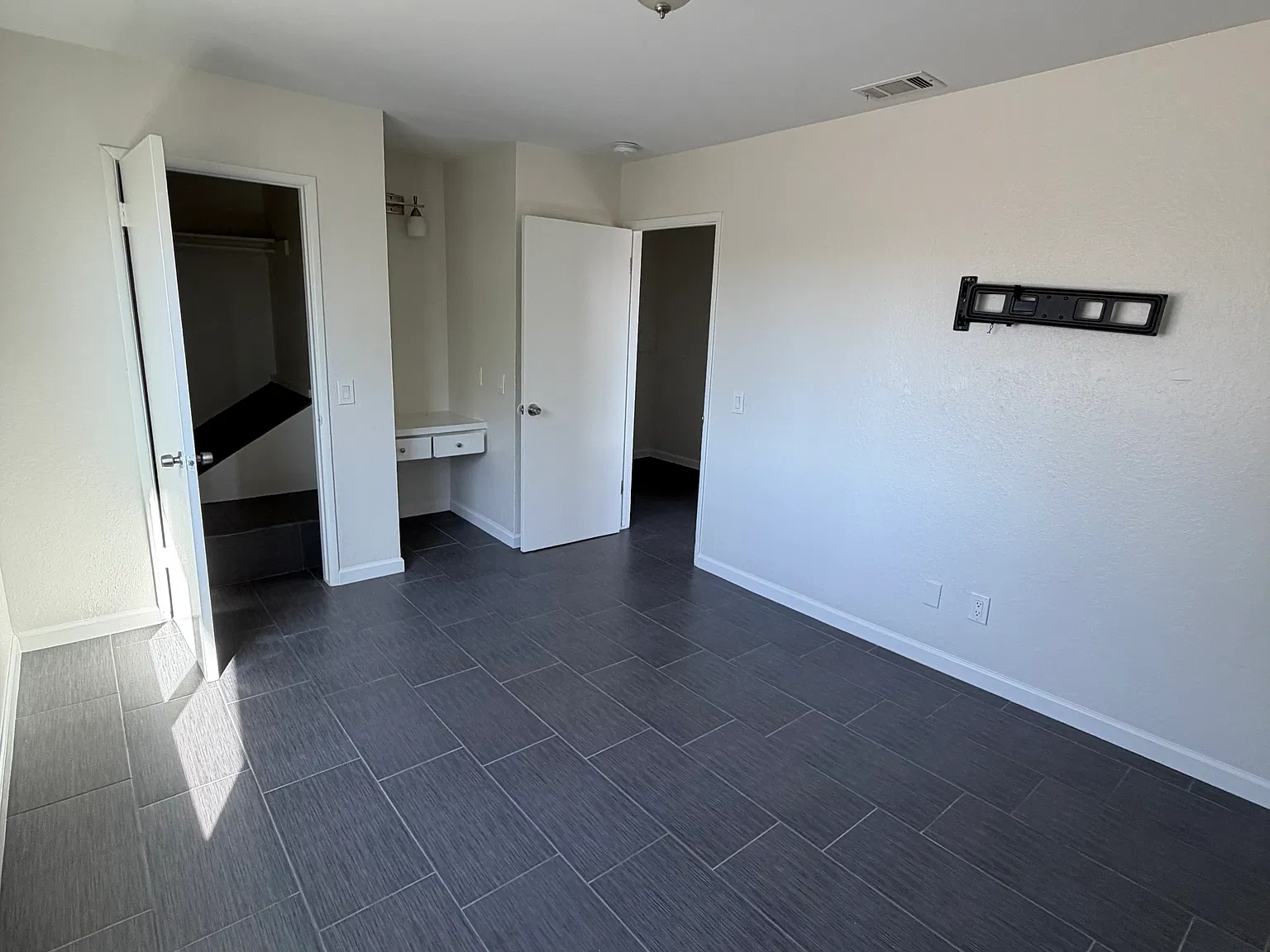 2 bed, 1.5 bath, 1100 sqft, $2,150 — Photo 4