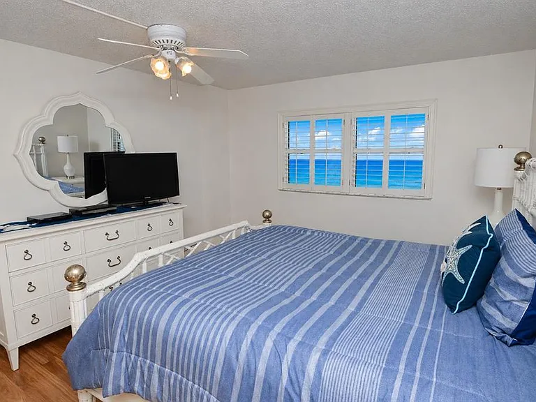 18650 Gulf Blvd #305 — Photo 33
