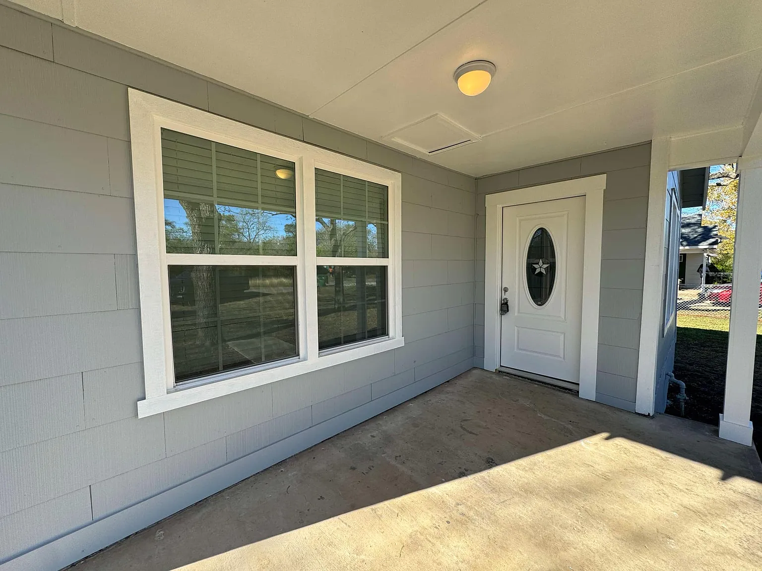 2 bed, 1000 sqft, $1,375 — Photo 2