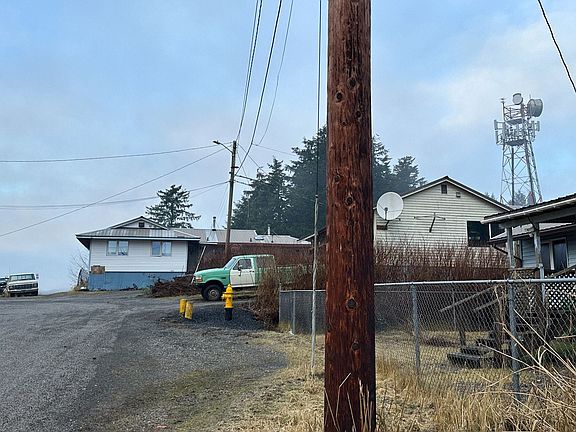 5th image of 620 S Summit St