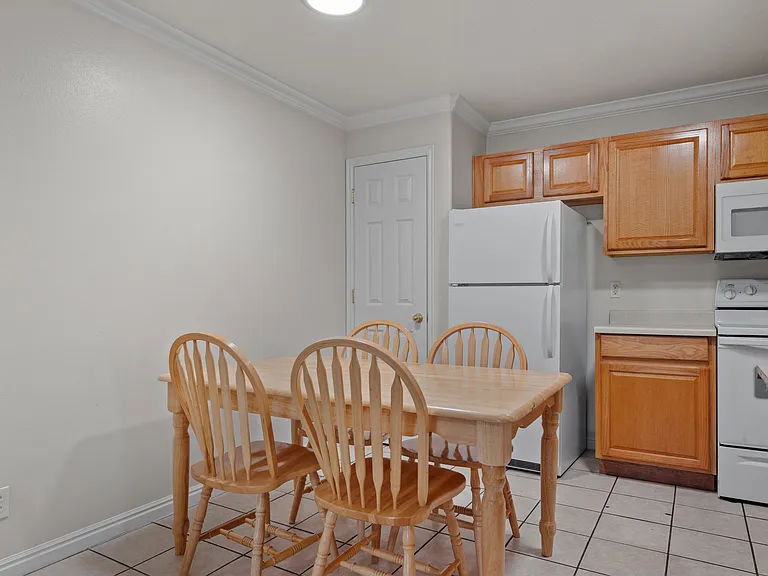 543 N University Ave #107 — Photo 8
