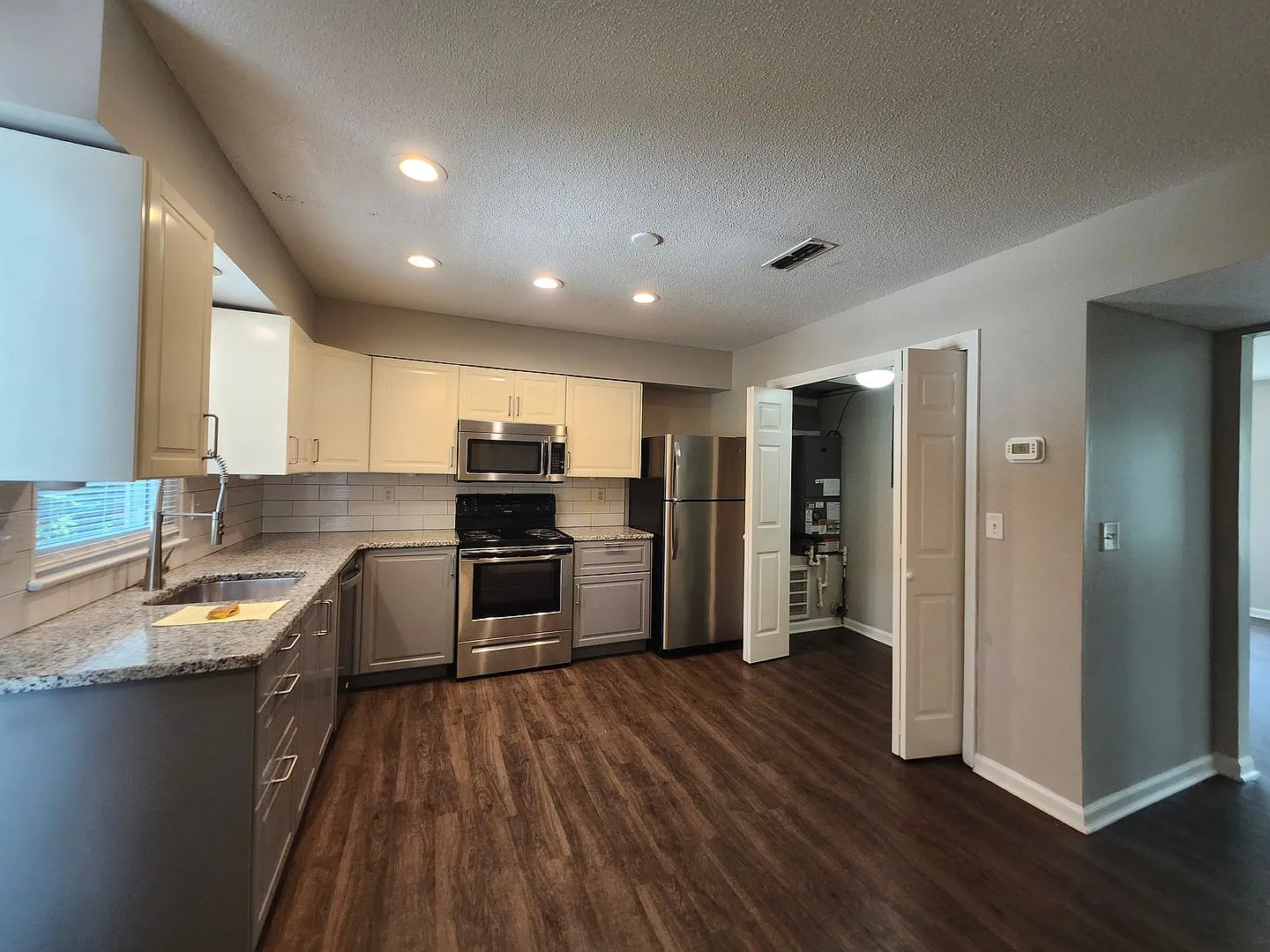 6221 Bonny Oaks Drive — Photo 2