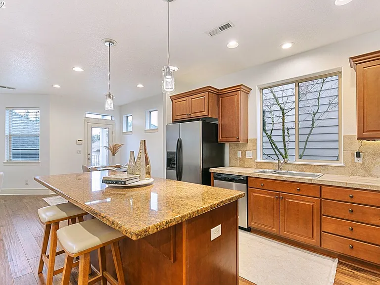 17335 SW Montague Way — Photo 10