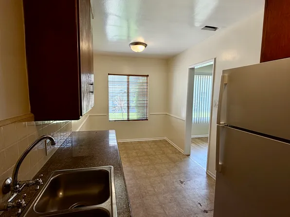 6330 W 79th St APT C, Los Angeles, CA 90045