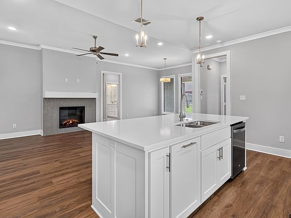 5th image of 7012 Hillside Ave