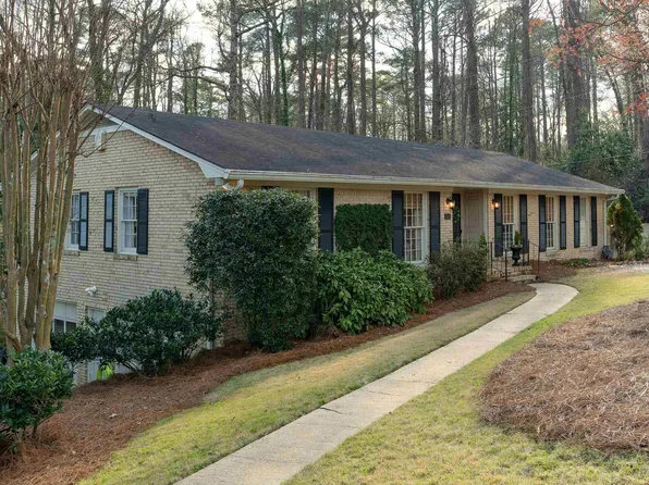 3013 Overton Rd, Mountain Brook, AL 35223