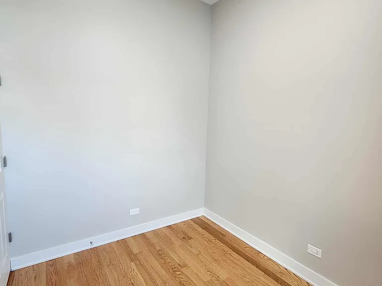 6321 S Eberhart Ave #2 — Photo 22