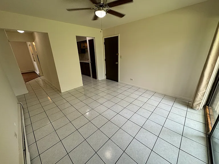1702 W Victoria Dr #103 — Photo 8