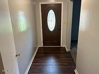 5th image of 3693 Holly Pl