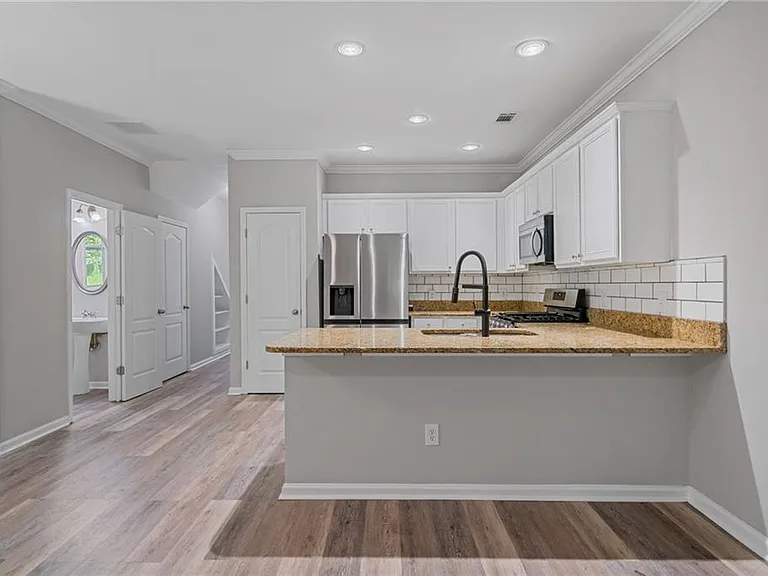 950 Firethorne Pass — Photo 5