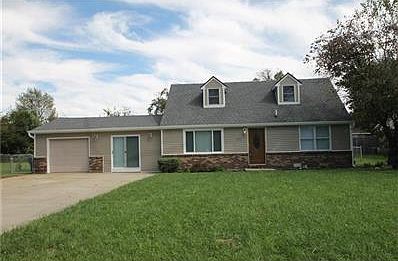 Large Front Yard and Room on Driveway for Three Cars