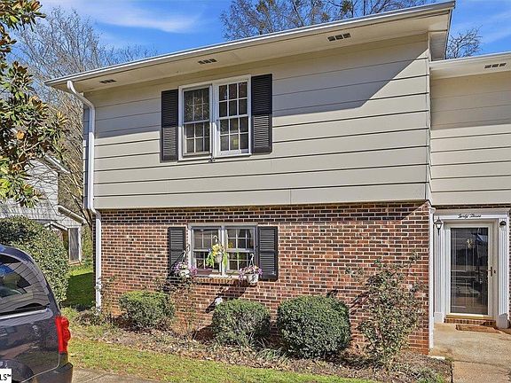 2nd image of 41 Summercreek Dr