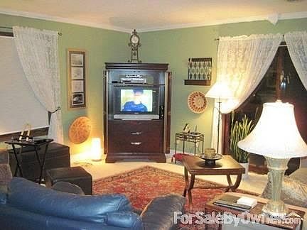 33 Brookside Place
						:
						The condo is well located in a very peaceful part of the complex.